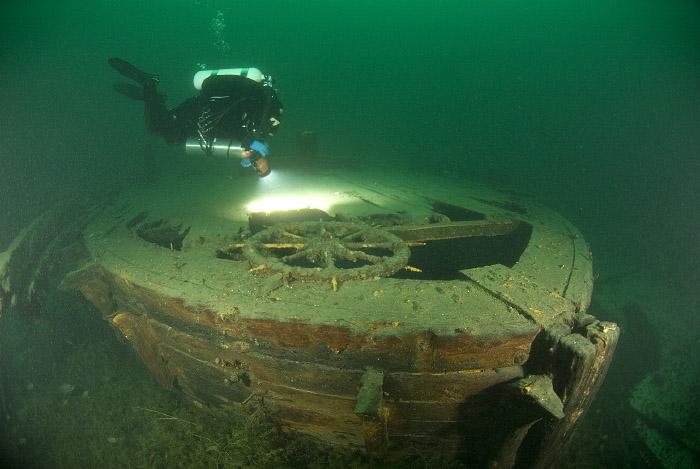 TownofGananoque's tweet photo. A place where beauty lies above and also below #travel1000islands #thousandviews, http://t.co/tHfaRxD32m