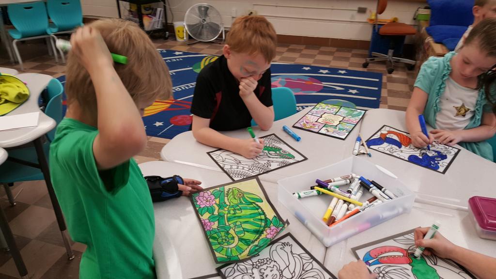 Seregs3rdGrade's tweet photo. Stained glass animals, memory books, writing cards, signing tshirts, and field day! @wrightdmps@wrightpd http://t.co/rF5AUxq2U2