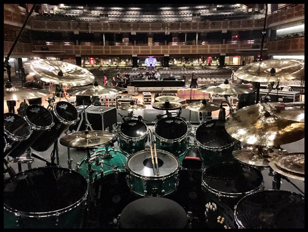 Mike drum kit. Mike Portnoy Drum Set. Mike Portnoy Drums. Mike Portnoy Drum Kit. Dream Theater барабаны.