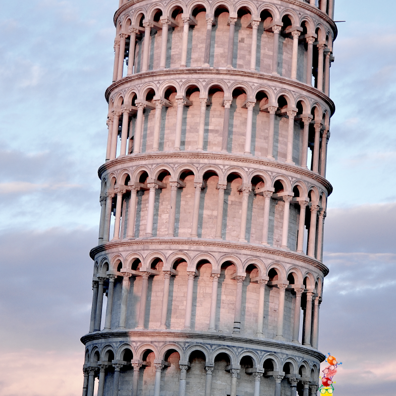 The SMART crew are in Pisa, Italy. Did you know the Tower used to lean in a different direction? #SMARTCANDY