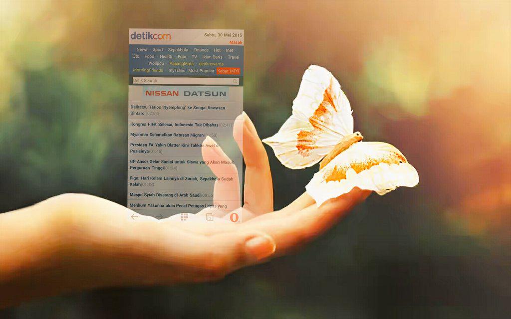 fluoricath's tweet image. Ketika kita dapat selalu mengetahui perkembangan terkini, dunia seolah berada dalam genggaman. #OperaInHand @opera_id