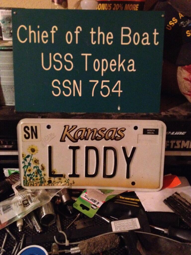 @PacificSubs  Hopefully they got a new sign and license plate for Liddy! #ssn754 #usstopeka #ussbohica