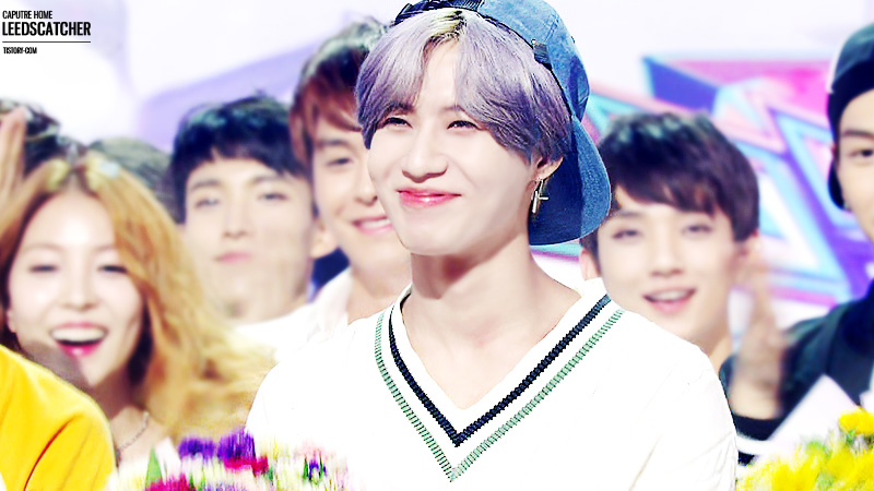 leedscatcher525's tweet photo. 150529 뮤직뱅크 샤이니 뷰 1위 캡쳐
Music Bank SHINee View 3rd Win
예쁜 제비꽃 태민
#SHINeeView3rdWin http://t.co/7lDG20nNBb
