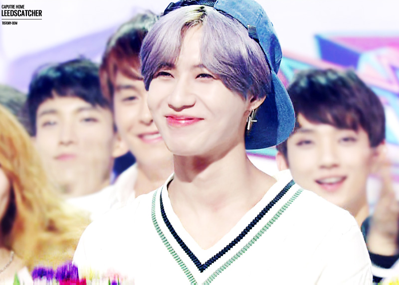 leedscatcher525's tweet photo. 150529 뮤직뱅크 샤이니 뷰 1위 캡쳐
Music Bank SHINee View 3rd Win
예쁜 제비꽃 태민
#SHINeeView3rdWin http://t.co/7lDG20nNBb