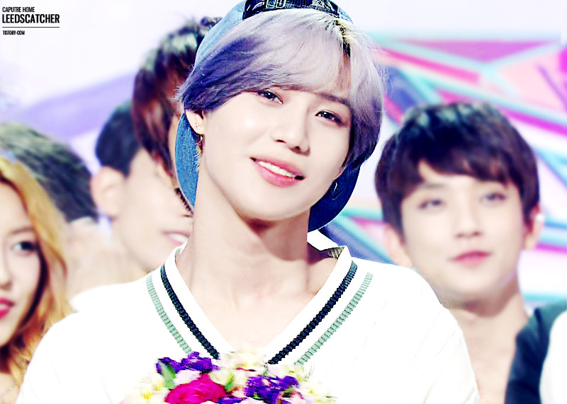 leedscatcher525's tweet photo. 150529 뮤직뱅크 샤이니 뷰 1위 캡쳐
Music Bank SHINee View 3rd Win
어느게 꽃이야? 태민호 너무 예뻐ㅠㅠ
#SHINeeView3rdWin http://t.co/tBS5jqO0bi