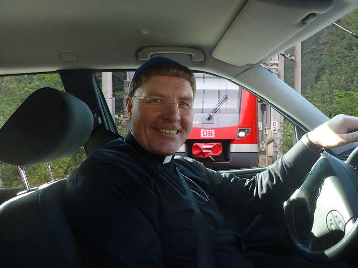 StephanSRT's tweet photo. Gut das der Bahnstreik vorbei ist. So damit hab ich mein Pulver an Hubertus Memes erstmal verschossen http://t.co/2qsCOSAFS4
