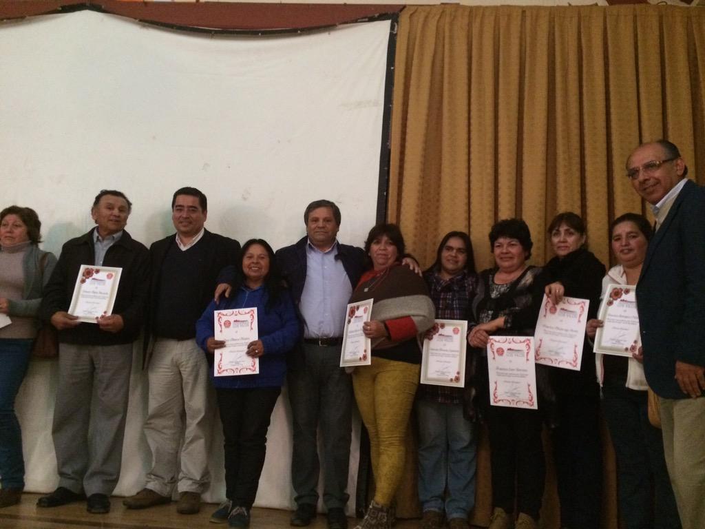 diputado_LEMUS's tweet photo. Diputado Luis Lemus participa de la entrega de 150 becas a estudiantes de Los Vilos en masivoacto http://t.co/ADz4gbl6tM