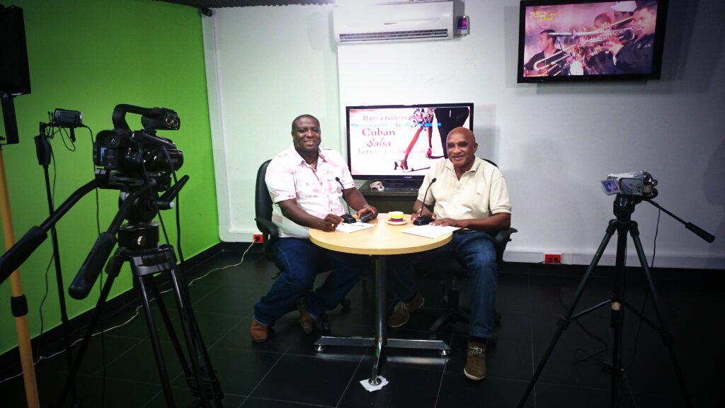 AfrotvChoc's tweet photo. @amirchaverra Mano a ✋ 🎶 Timba Cubana http://t.co/CF2mgpGQix