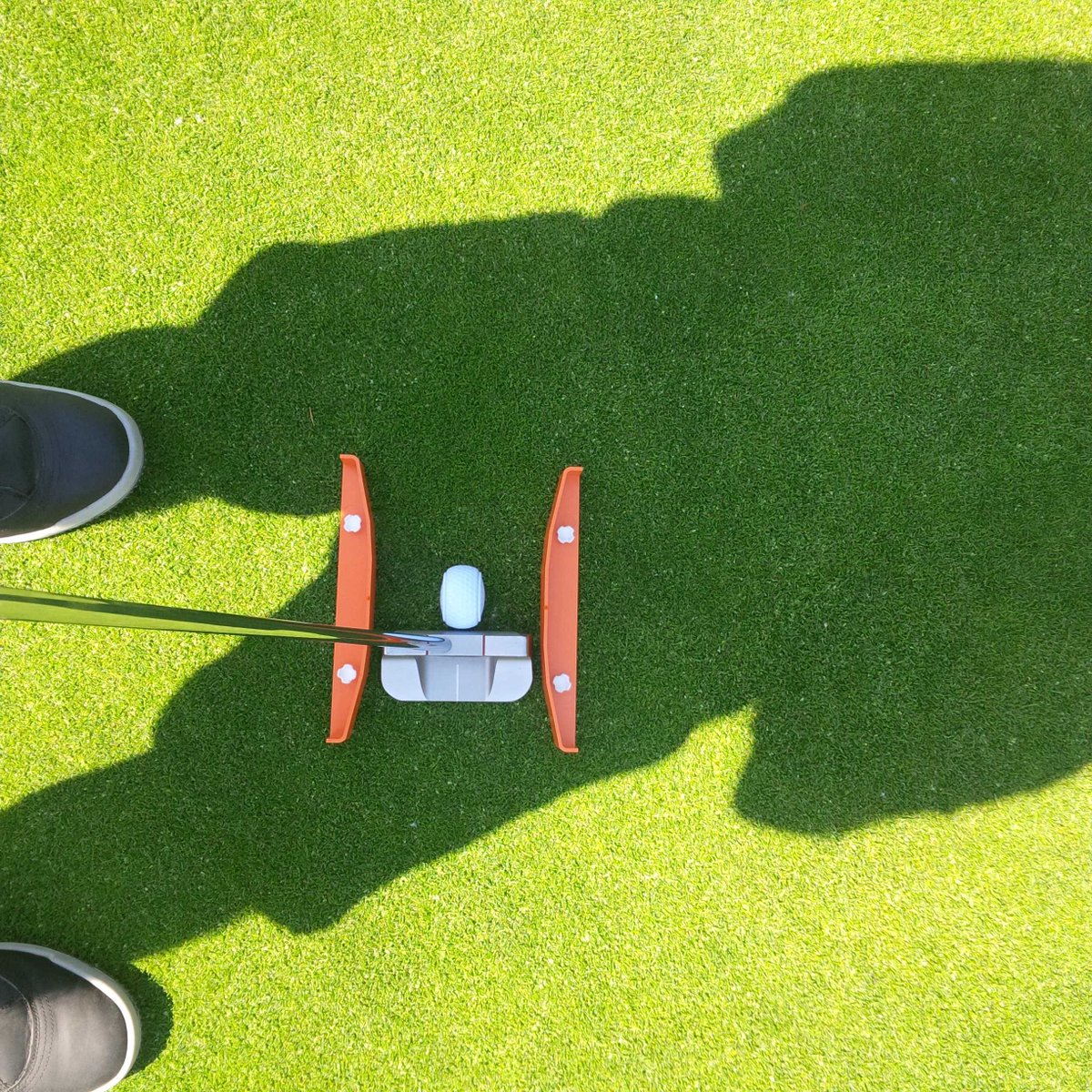 fore67's tweet image. #solidpractice today! #thepill #tibaputt how green is that putting surface!! #YVRGolf #BbyMtn. Play tomorrow. #golow