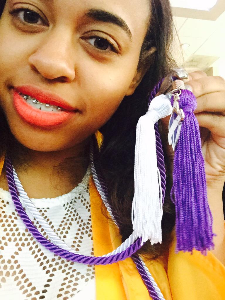 Vanxlla__'s tweet photo. #WiseGrad2k15 http://t.co/PqbjwgmsA7