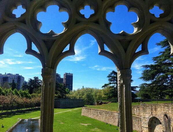 VisitPamplona's tweet photo. A beautiful sight at Taconera park #Pamplona http://t.co/IljRWbBDUX