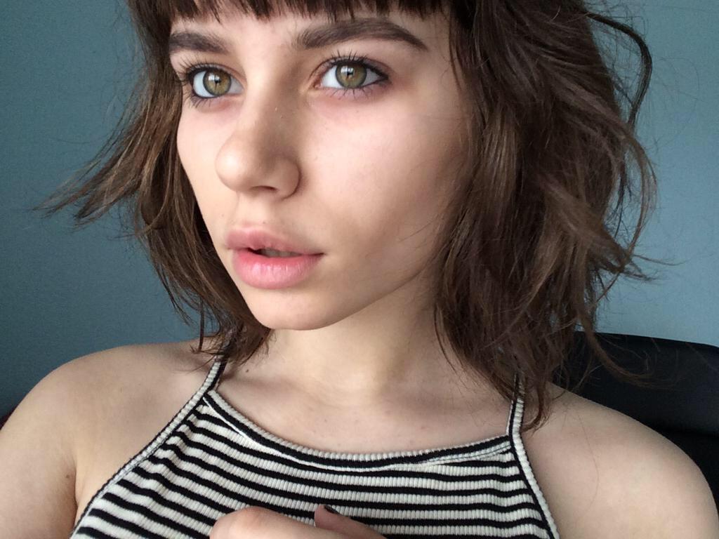 BaddiesBoss's tweet photo. Those eyes are incredible @monetsbaby http://t.co/gr7qmPuz8b