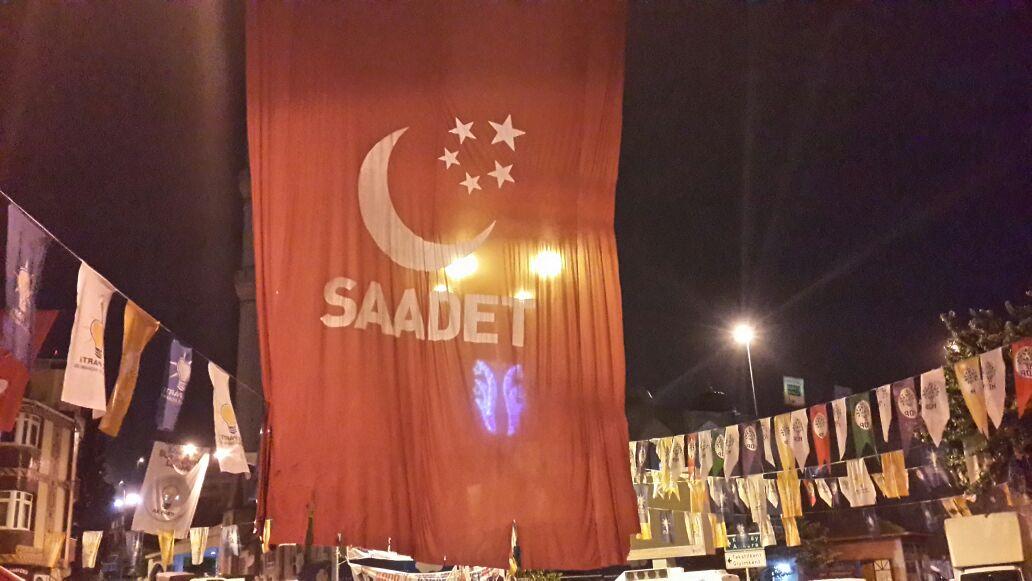birolaydinSP's tweet photo. İstanbul'u cadde cadde sokak sokak Saadet bayraklarıyla süsleyen gençlerimize   tek tek teşekkür ediyorum... http://t.co/dmPNfZhxBn