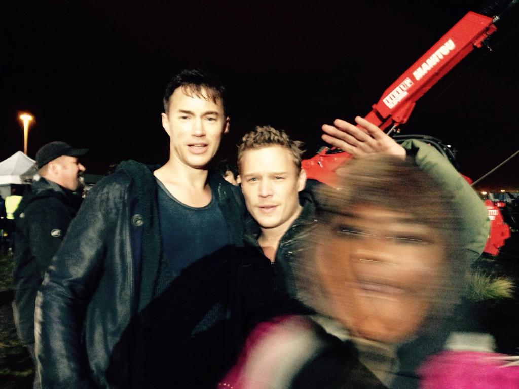 MrChrisEgan's tweet photo. . #photobombs with @MrTomWisdom @DominionSyfy #dominion http://t.co/55WptoRg9W