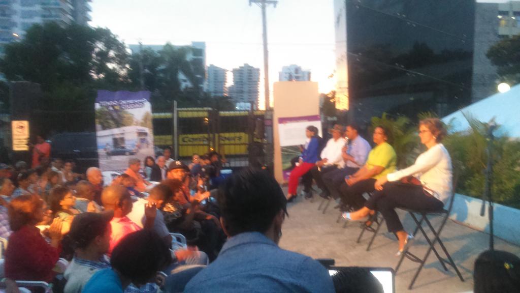 Mini0208's tweet photo. Foro abierto con Nuestro Próximo Síndico del DN, Domingo Contreras  para una ciudad mejor y más limpia #UnmejorDN http://t.co/ZNRvKK31ao