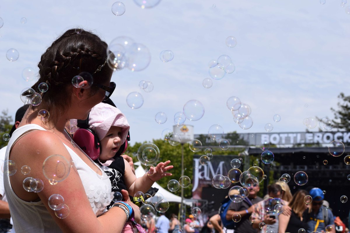 #BottleRock has fans of ALL ages...
<a href="/BottleRockNapa/">BottleRock Napa</a> #LIVEMusic +Family Fun!
#NapaChats