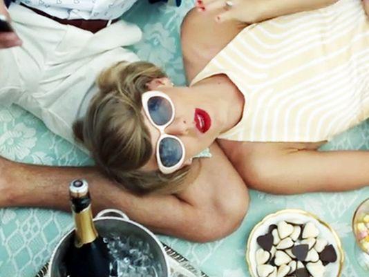 TheLoopAu's tweet photo. This #LOOPOFF is getting seriously close! #LoopOffSwifty or #LoopOffKaty http://t.co/lsC9hxL2lr