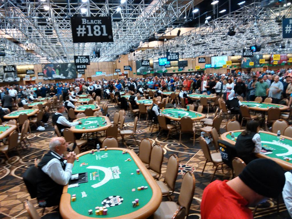 De eerste werkuren op de World Series of Poker Wesley op de World