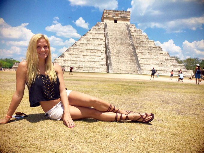 One of the 7 wonders of the world 🇲🇽 #mayanpyramid #ChichenItza #mexico http://t.co/LdzpUWDgvL<a href="/tag/mayanpyramid"class="tags">#mayanpyramid</a><a href="/tag/mexico"class="tags"><span>#mexico</span></a><a href="/tag/chichenitza"class="tags"><span>#chichenitza</span></a>