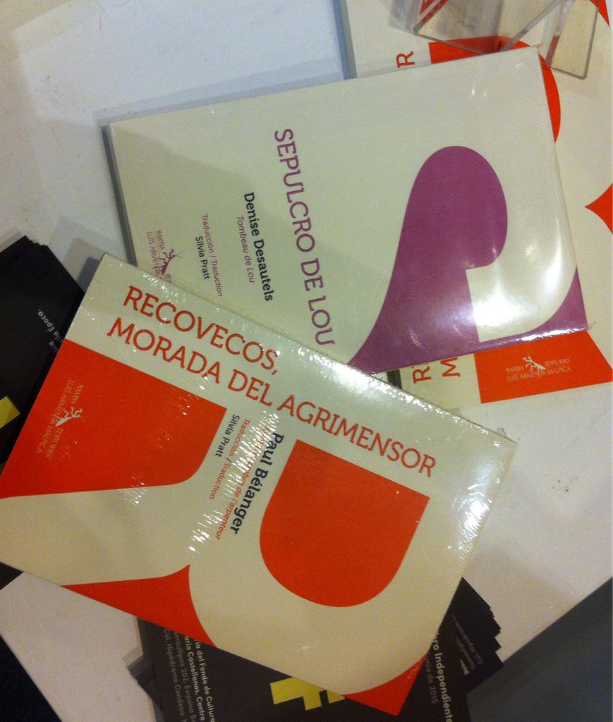 fli_mx's tweet photo. En este momento en la #FLI, @mantiseditores, dos libros y la amena charla de Silvia Pratt y Luis Armenta Malpica. http://t.co/MAn2UCmSzP