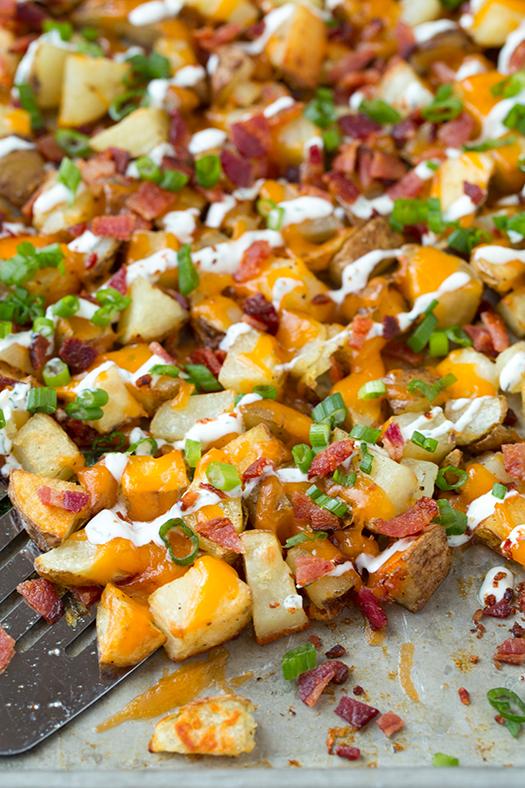 SeriousMunchies's tweet image. Cheesy ranch bacon roasted potatoes