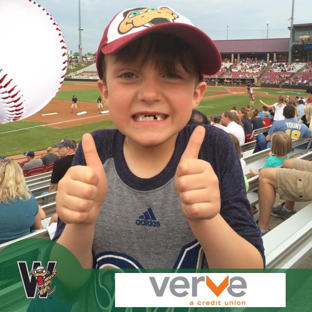#GetYourVerveOn #TRatNation Two thumbs up for the Rattlers.