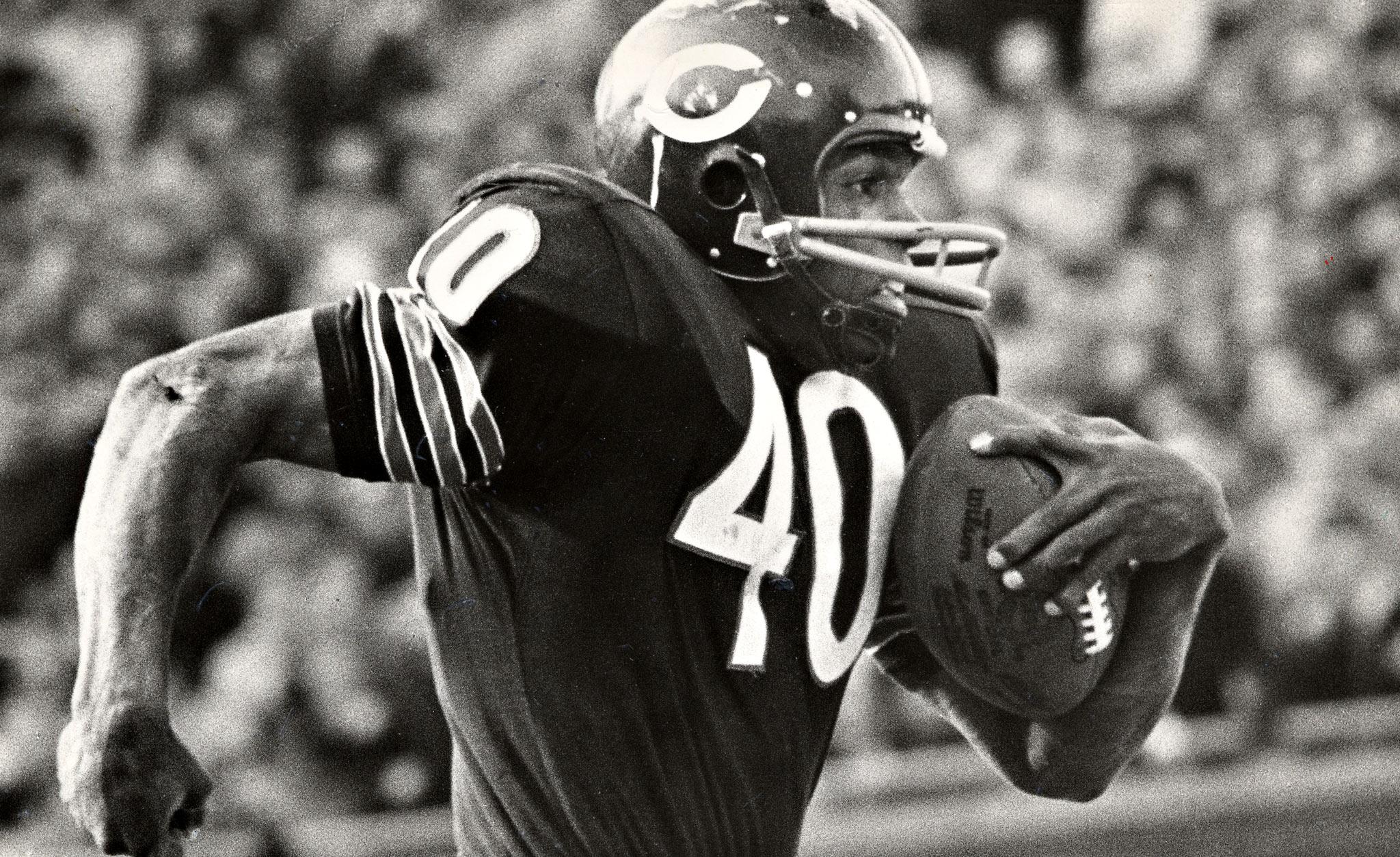 Happy Birthday to Gale Sayers, who turns 72 today! 