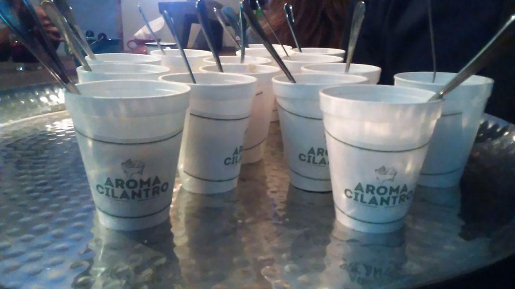 masyosare's tweet photo. Ya en @AromaCilantro con los amigos. http://t.co/t9mW1lwfDH
