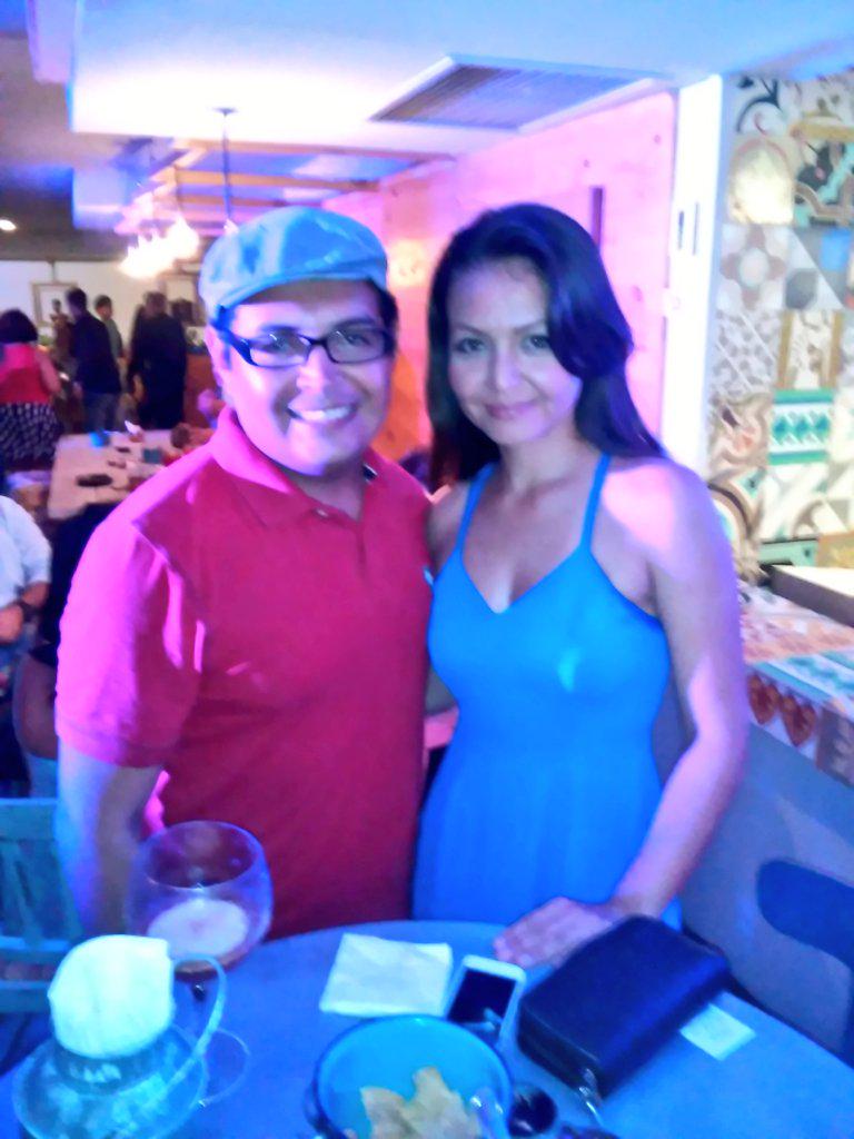 masyosare's tweet photo. Ya en @AromaCilantro con los amigos. http://t.co/t9mW1lwfDH