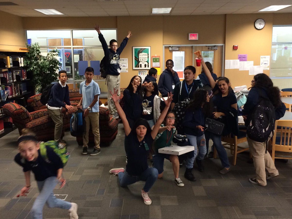 de Zavala MS Library tweet media