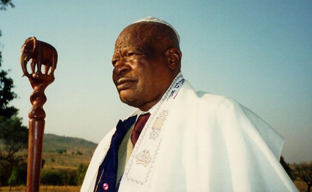 HistoryHeroes's tweet photo. Lemba of #Zimbabwe are of Hebraic faith native to #Africa. Ancestors go back to Great Zimbabwe http://t.co/t0aBimVYbC http://t.co/DeWxgerdMt