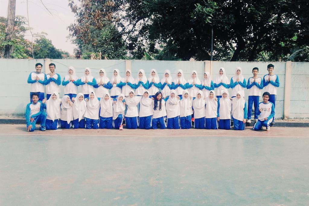 XFourmers_gen8's tweet photo. Lagi kompak kita🙌👏 http://t.co/0UaDhkuYaX