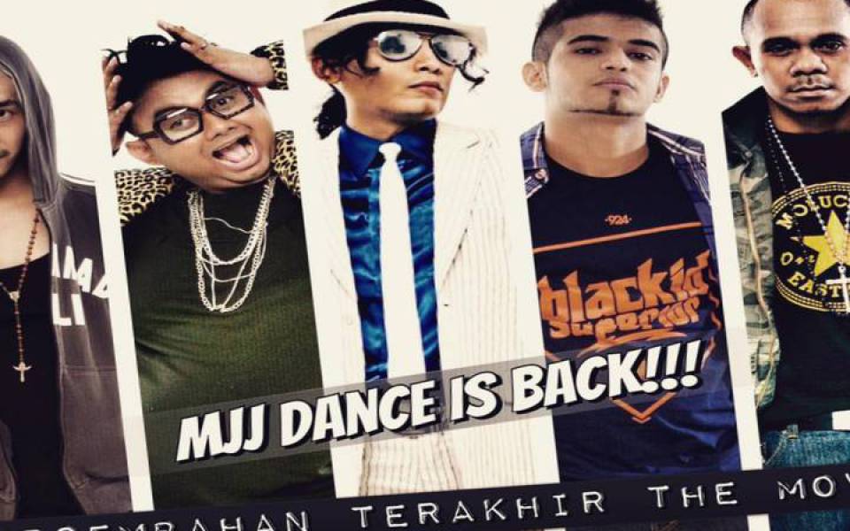 4. Saksikan film "Persembahan Terakhir" di bioskop mulai 4 Juni 2015 bit.ly/PTTMtrailer2015  #KuisPersembahanTerakhir