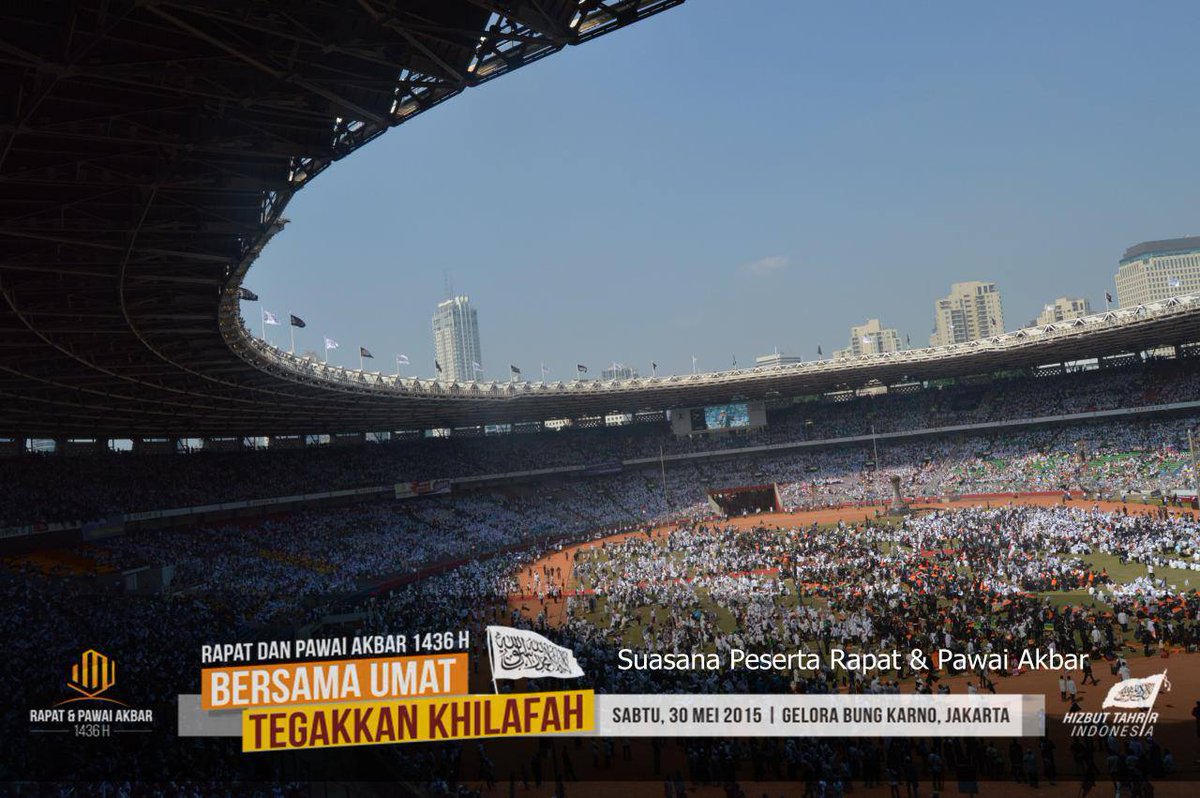 felixsiauw's tweet photo. suasana #RPAJakarta di GBK, kumandang takbir diiring kibar bendera tauhid | semoga Allah ridha dengan ummatnya :) http://t.co/8PCc7Tm4Fq