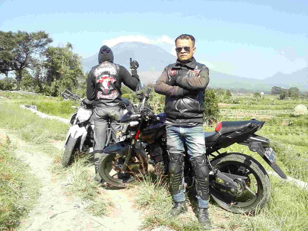 bigbos_bandung's tweet photo. Mhn pntaunanya ketum dn #017 goes to aniv MIB...bru nympe ngeprak http://t.co/LzRwwLXjaZ