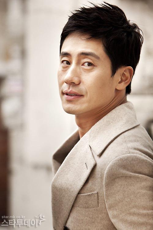 HAPPY BIRTHDAY SHIN HA KYUN!!  