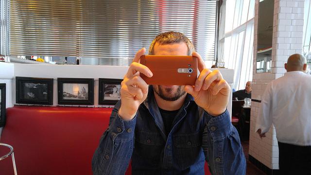 G4Preview's tweet image. We can't put it down. #LGG4 #G4Preview