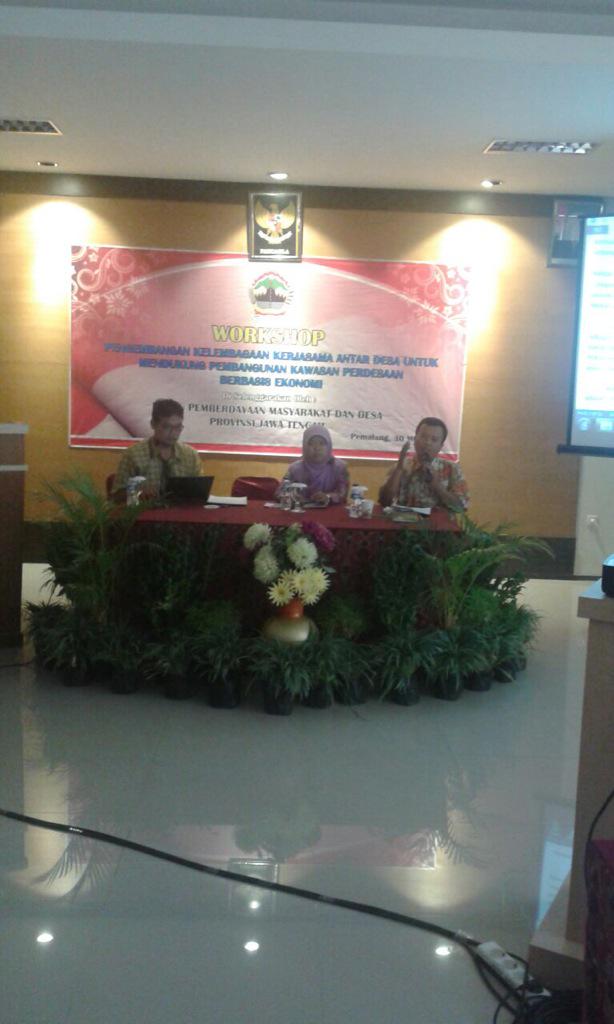 ganjarpranowo's tweet image. Kades Kaliprau Ulujami Pmlg paparan potensi kawasan - kerjasama antar desa sbg calon lokasi Ds. BERDIKARI 2016.