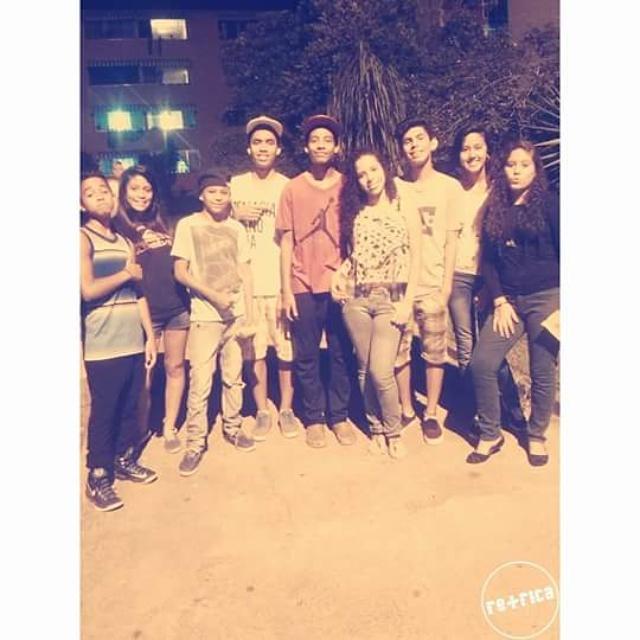 FerrerBritnny's tweet photo. Epaa✌✌ http://t.co/nb1M5Rkcw4