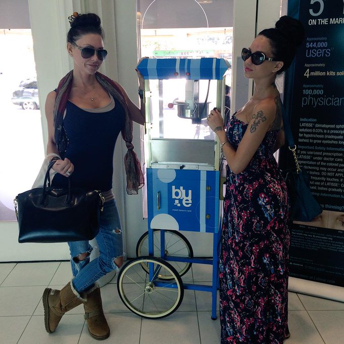 @jessicajaymes and I at #BLUEMEDISPA gettin fresh before a tasteful lunch! Found a new candy partner<a class="tags" href="/tag/jessicajaymes">@jessicajaymes</a><a href="/tag/bluemedispa"class="tags">#BLUEMEDISPA</a>