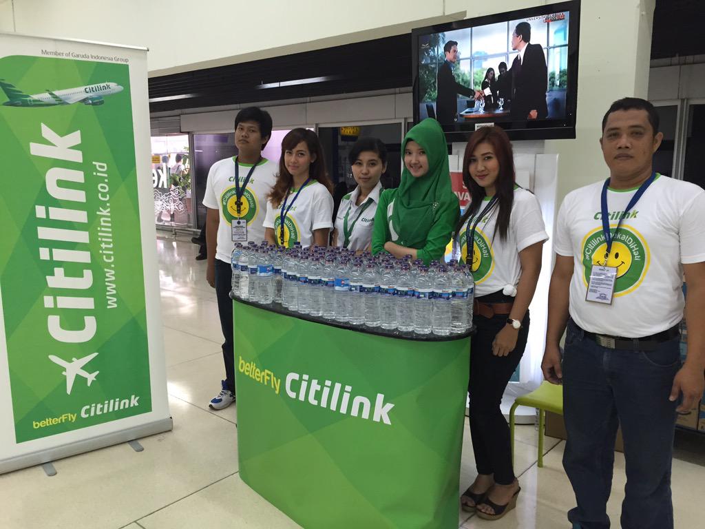 Citilink's tweet photo. Citilink terbang tinggi untuk Indonesia. Citilink semakin dekat di hati :) #CitilinkDekatDiHati http://t.co/Y0wHMlVrLv