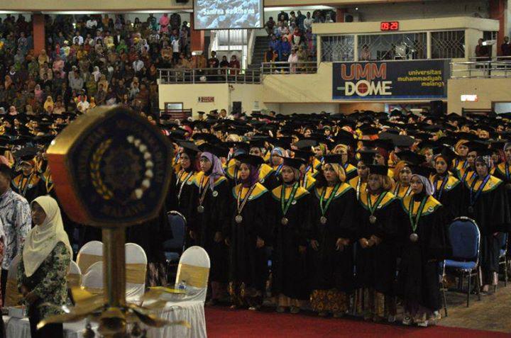 SELAMAT DAN SUKSES
Untuk wisudawan/i Fakultas Agama Islam periode II tahun 2015...
Semoga ilmunya bermamfaat