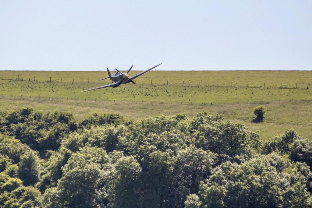 ChalkeFestival's tweet photo. In 4 wks time we'll be enjoying the incredible sights &amp; sounds of #CVHF #AirShow - don't miss! http://t.co/gf4WAKn83D http://t.co/fZGRqe7Aw0