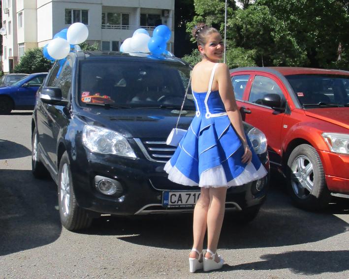 DiToteva's tweet photo. Few days ago was my prom. I think I was the happiest girl with my nerdy dress :) Here are some photos :) #Tron #happy http://t.co/SFnmab6ni4