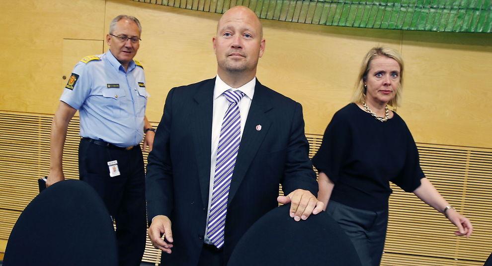 vgnett's tweet photo. Justisminister @AndersAnundsen i kronikk: Norsk beredskap blir stadig bedre http://t.co/rhZhht2E56 #vg http://t.co/7j7fNenpZF