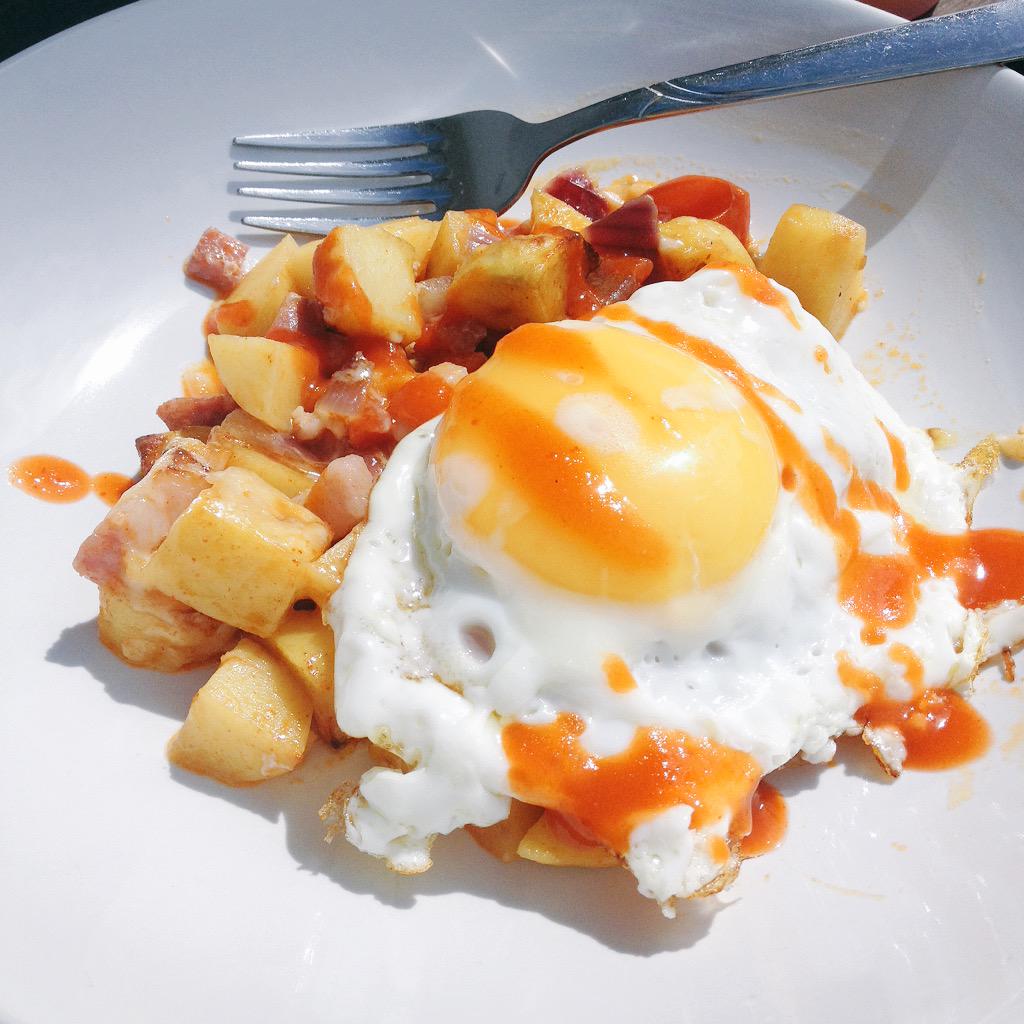 Will forever be in debt to <a href="/brecwast/">Clwb Brecwast</a> for the intro to Sriracha sauce. The dirty hash lives on! #homemade #brunch