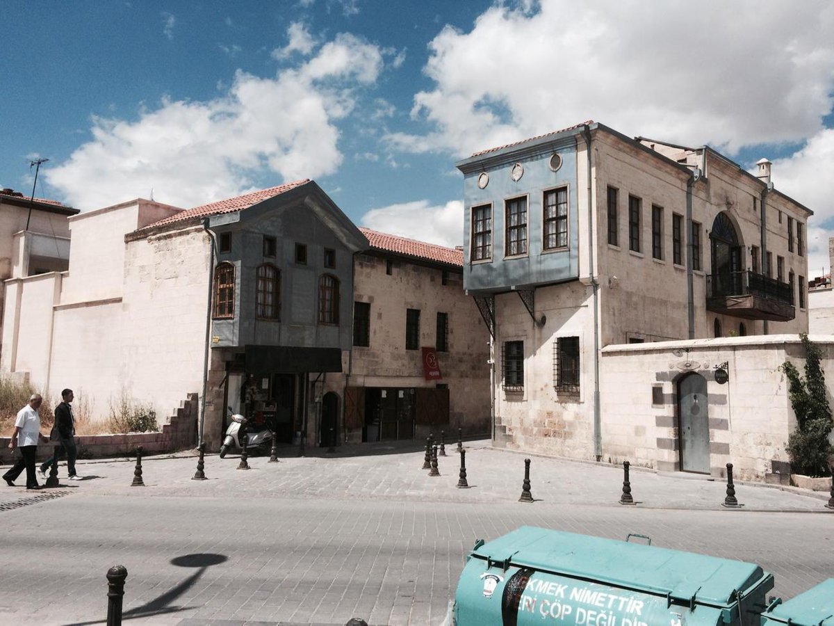 abenizib's tweet photo. Think we just identified the #Niziblian library in #Ainteb http://t.co/HxLR2QDaDf