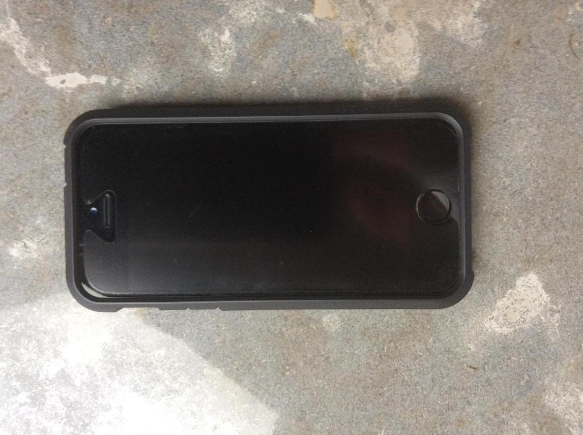 WRCgerardquinn's tweet photo. My iPhone just packed up for no apparent reason. Just realising how much our daily lives depend on a phone #iphonesos http://t.co/NtnknoJsIS