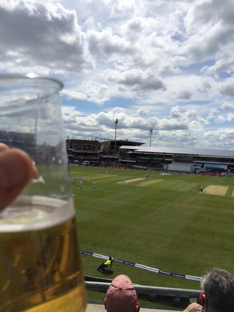 alexhewitt23's tweet photo. Sunshine at Headingley. #ENGvNZ http://t.co/4AZpuN7Sg3