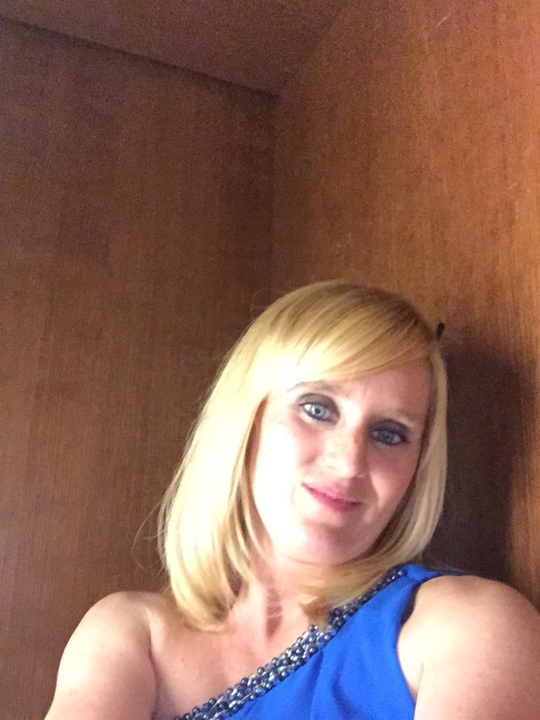danielilloruiz's tweet photo. Felicidades en el dia de su santo a la mejor mujer,madre..... Del mundo. Te amo @Lorenaydaniel2 http://t.co/ETRMMNXN6U